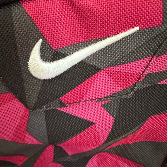 Nike Insulated Lunch Bag Lunch Box! Zippered. Black, pink, gray. Back to School - Picture 15 of 16